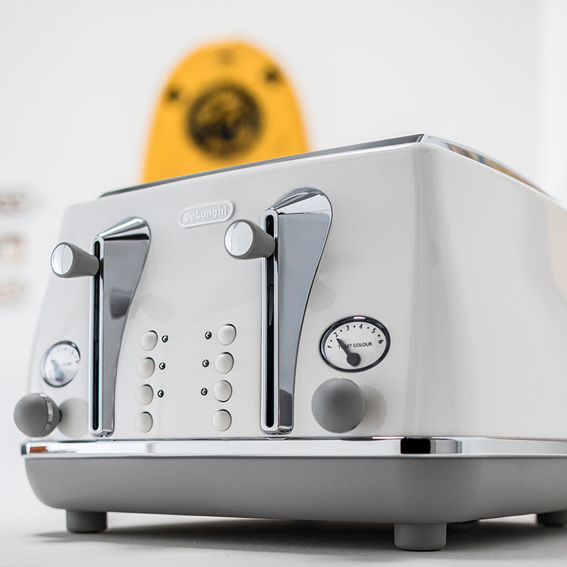 DeLonghi Icona Capitals 4 Slice Toaster - Sydney White