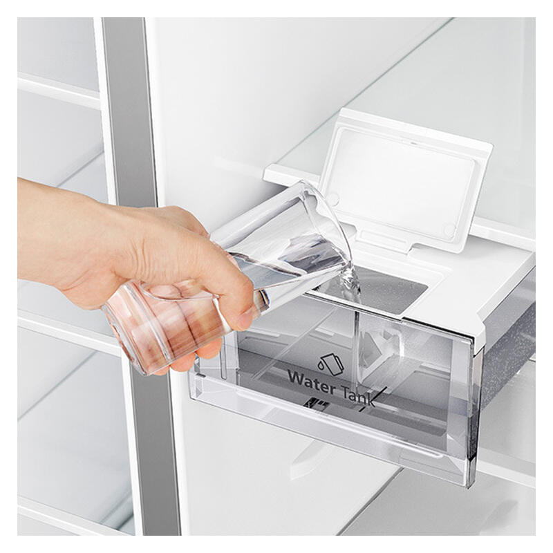 Hisense 632L Side-by-Side Fridge Freezer with Ice & Water Dispenser - Black